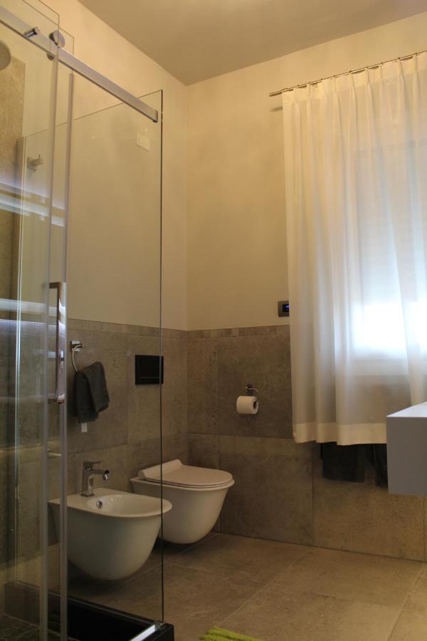 דסנזאנו דל גארדה Villa Martina Luxury Rooms מראה חיצוני תמונה