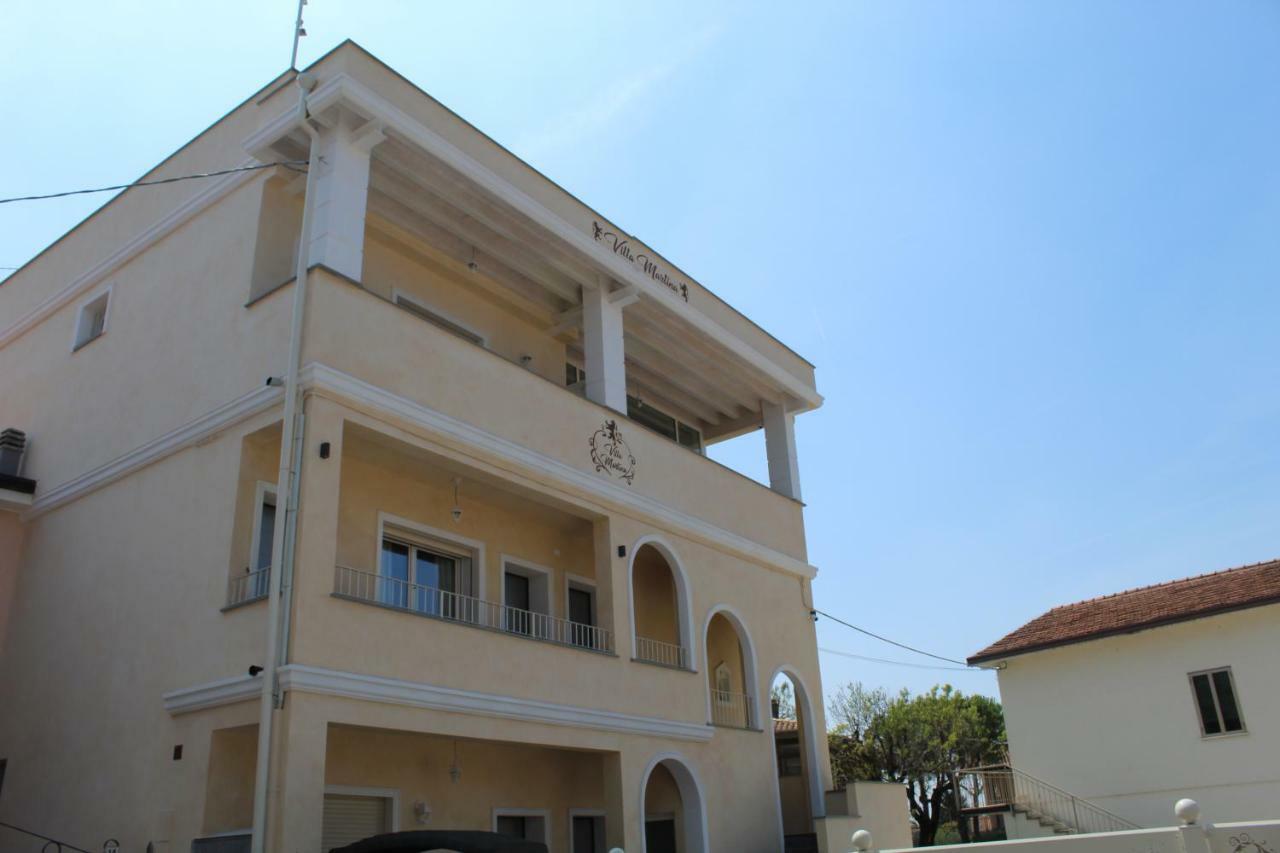 דסנזאנו דל גארדה Villa Martina Luxury Rooms מראה חיצוני תמונה